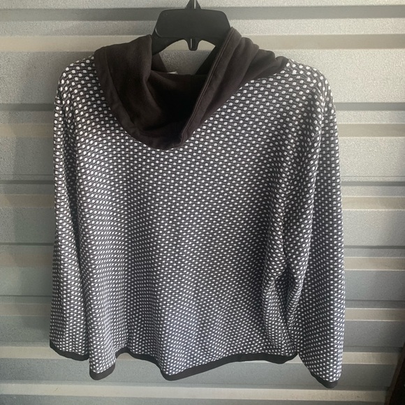 Weekends by Chico’s - Picture 2 of 3